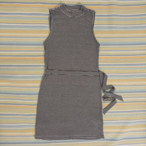 ⭐ Abercrombie & Fitch Striped Mock Neck Dress Size Small Tall - Picture 4 of 11